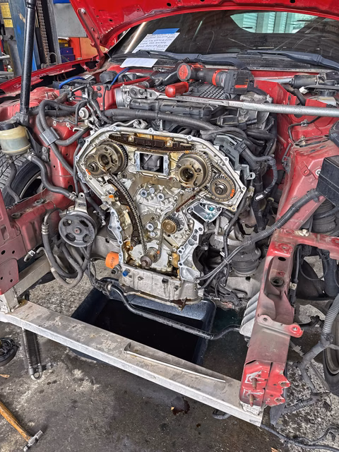 Timing chain on the 2011 Nissan 370Z engine